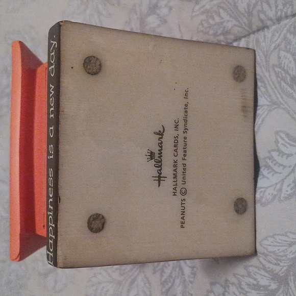 Hallmark Red and Black Snoopy Desk Calendar - Picture 10 of 10